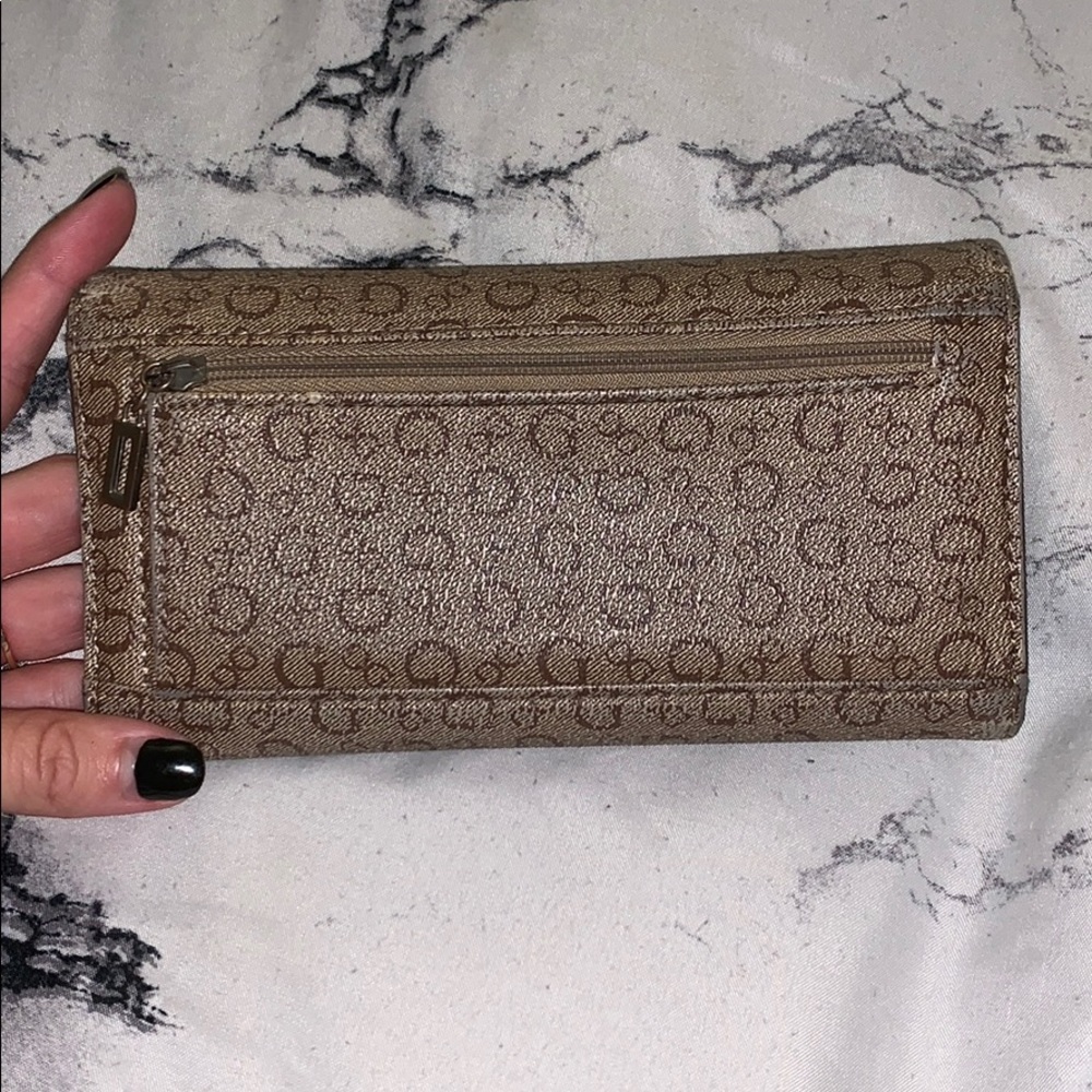Guess Wallet - Picture 3 of 3